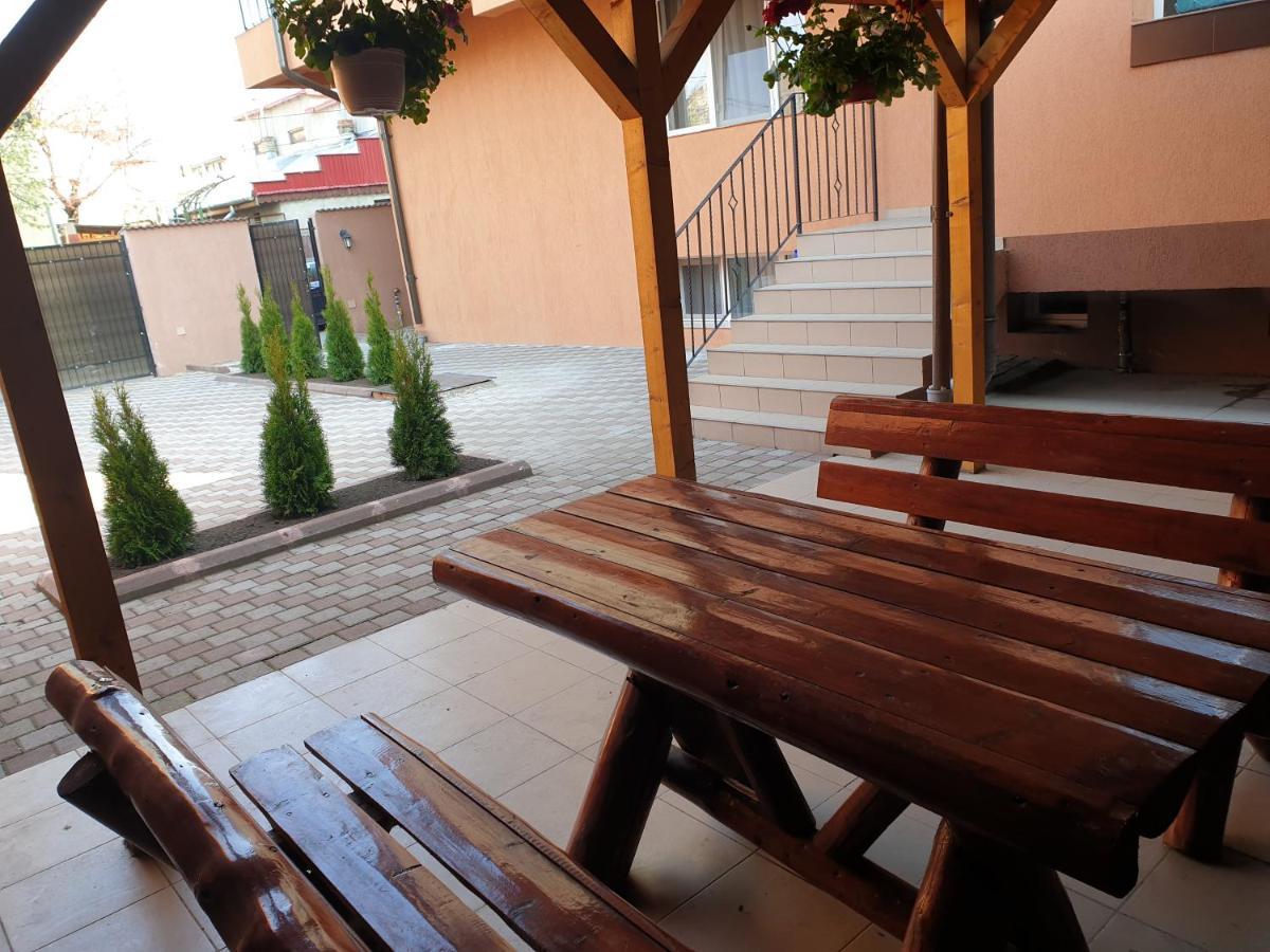 Villa Accommodation Bucureşti Eksteriør bilde